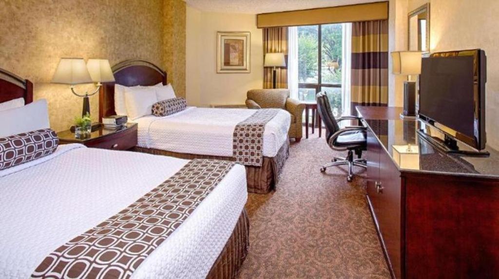 Radisson Hotel Austin - University מראה חיצוני תמונה
