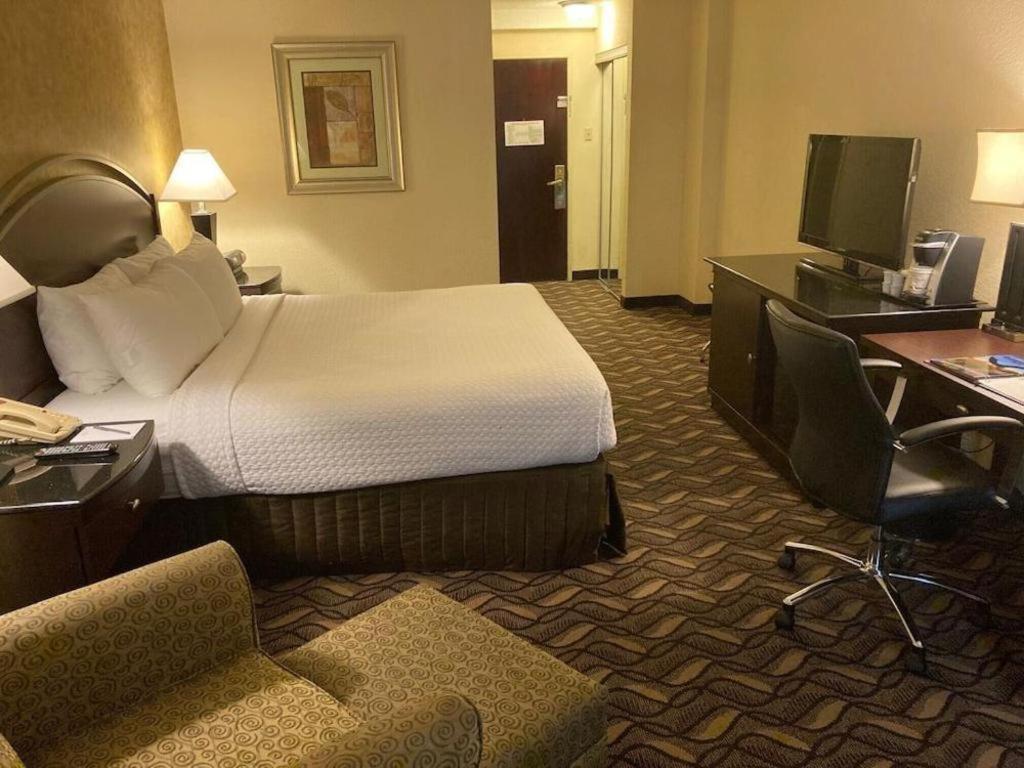 Radisson Hotel Austin - University מראה חיצוני תמונה