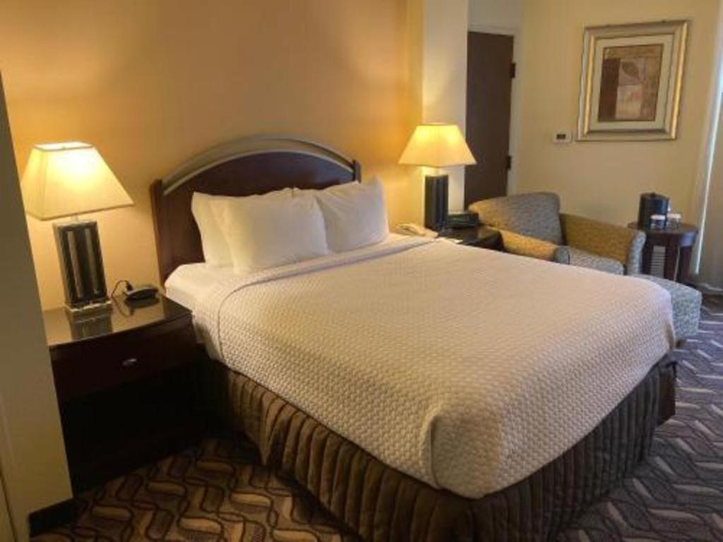 Radisson Hotel Austin - University מראה חיצוני תמונה