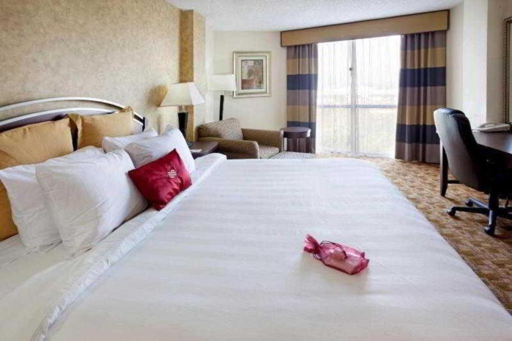 Radisson Hotel Austin - University מראה חיצוני תמונה