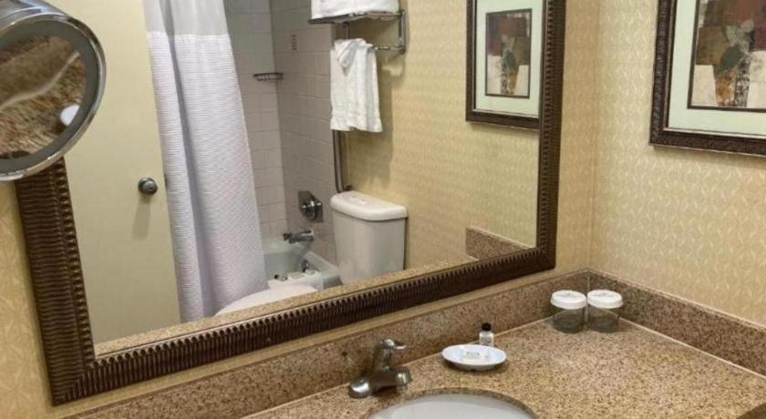 Radisson Hotel Austin - University מראה חיצוני תמונה