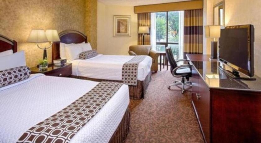 Radisson Hotel Austin - University מראה חיצוני תמונה