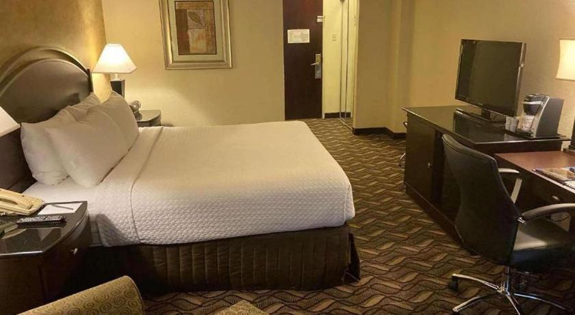 Radisson Hotel Austin - University מראה חיצוני תמונה