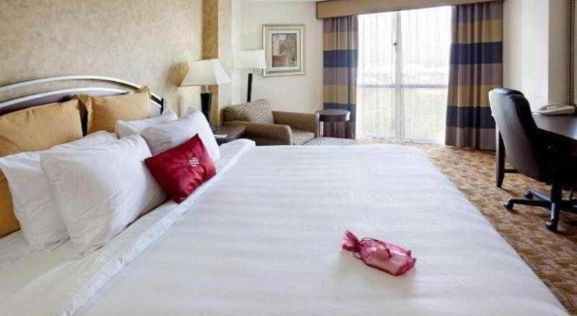 Radisson Hotel Austin - University מראה חיצוני תמונה