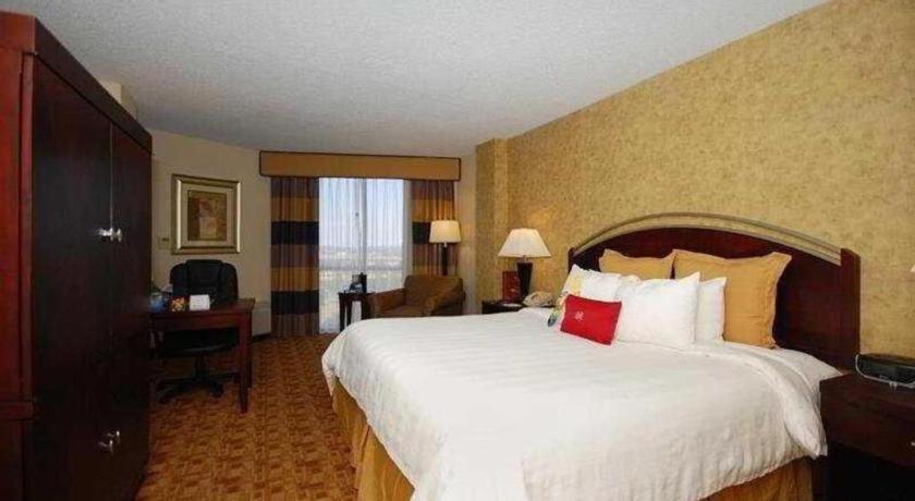 Radisson Hotel Austin - University מראה חיצוני תמונה