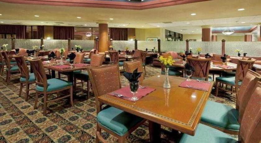 Radisson Hotel Austin - University מראה חיצוני תמונה